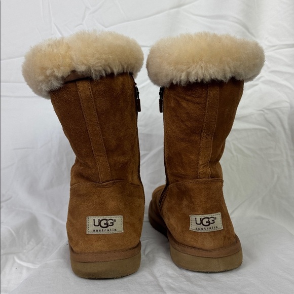 Ugg classic tall chestnut shearling leather sheepskin winter boots women’s 6 - Picture 4 of 11